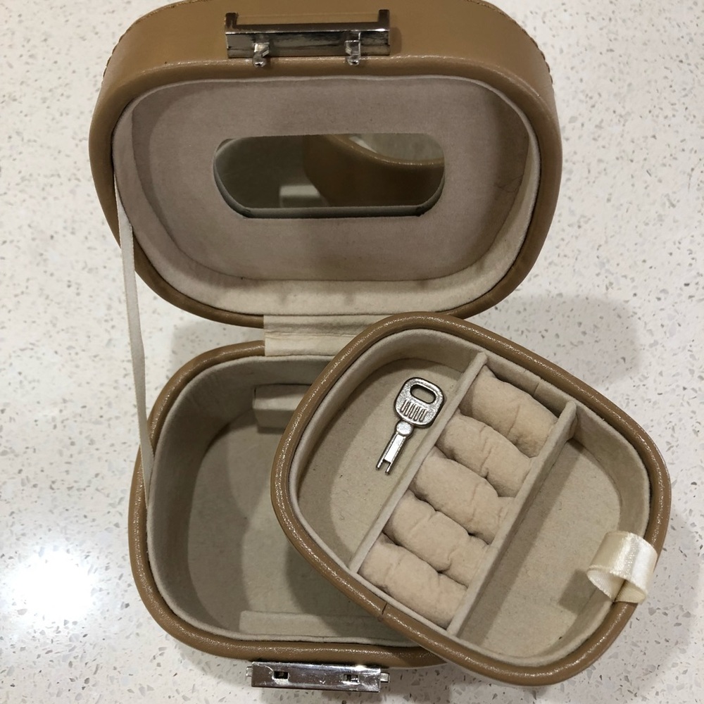 Locking Travel Jewelry Box